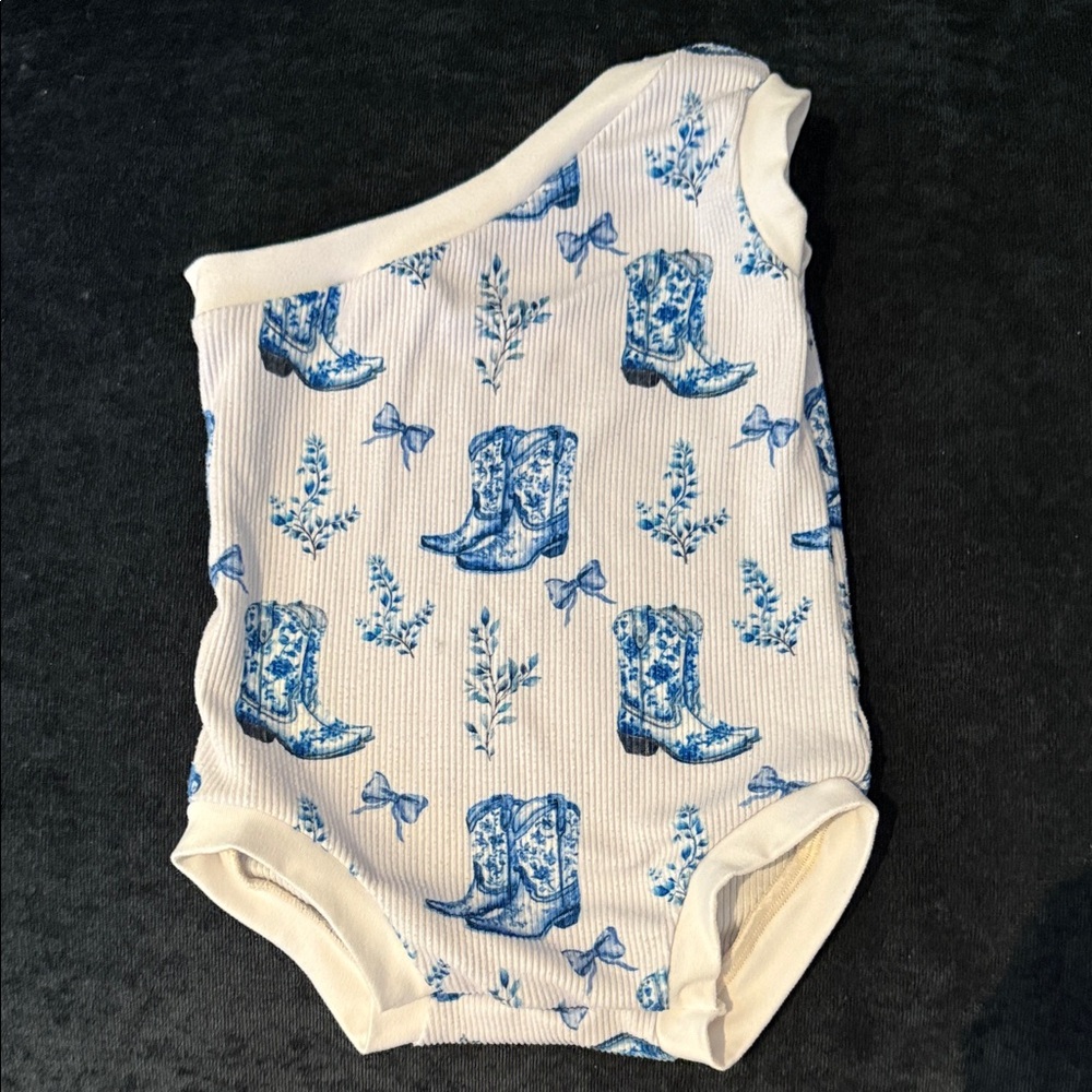 One shoulder - Charming Floral and Boot Print Kids Bodysuits - Picture 3 of 6